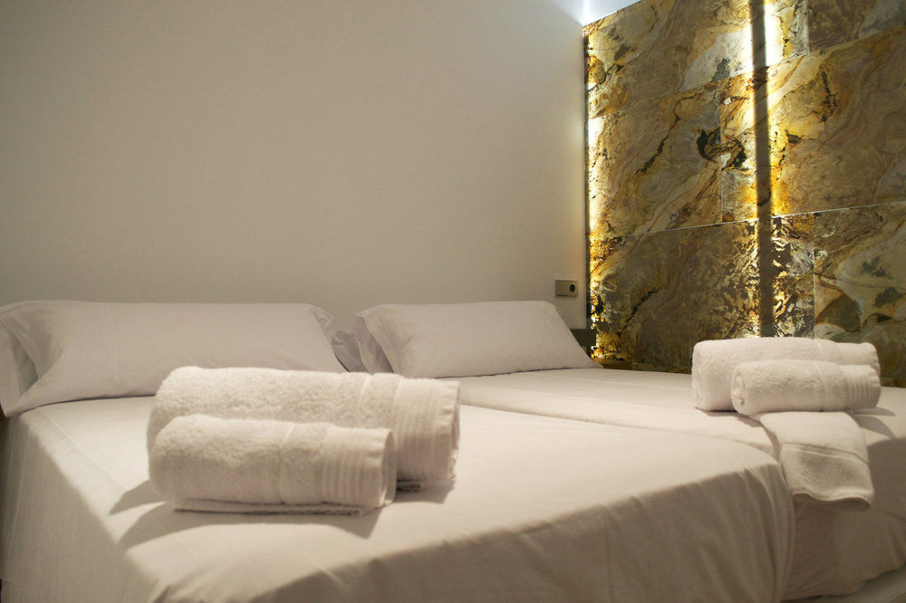 Cosmopolitan Boutique Rambla Hotel Барселона Екстериор снимка