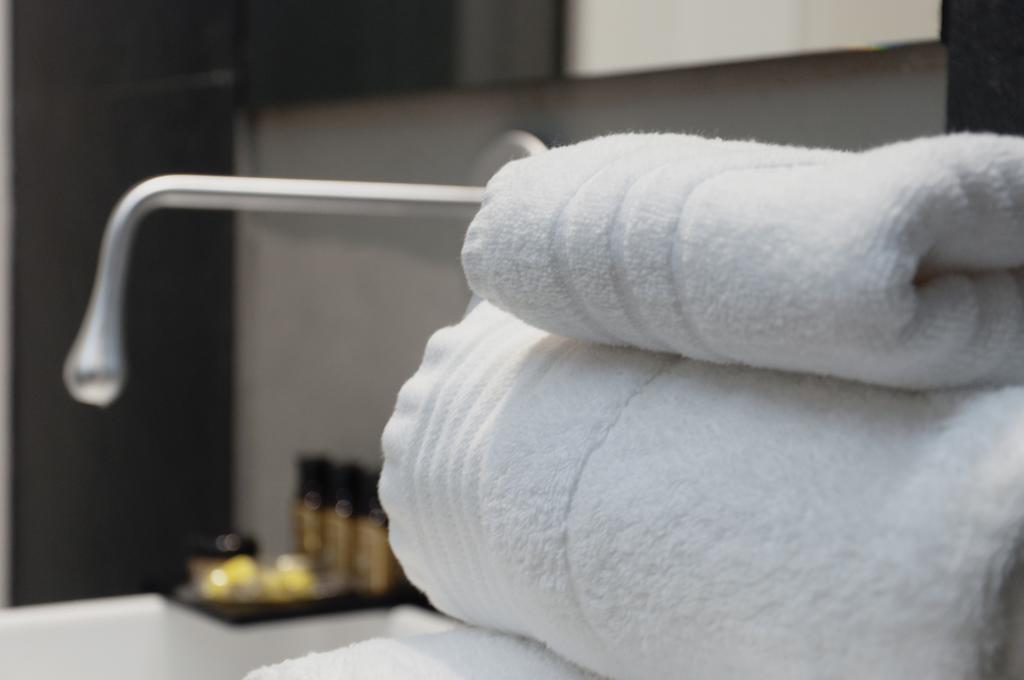 Cosmopolitan Boutique Rambla Hotel Барселона Екстериор снимка
